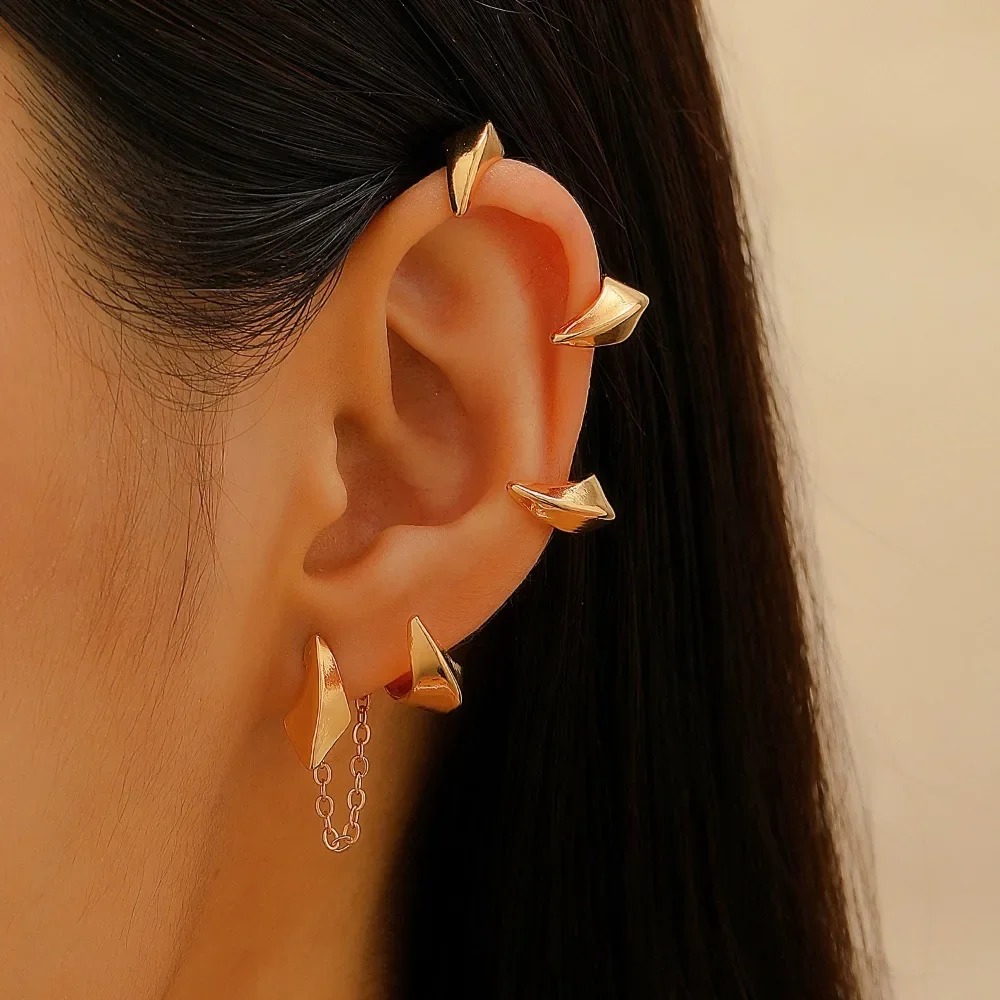 Dark Demon Sharp Teeth Ear Cli - огляд і ціна Street Fashion Earrings